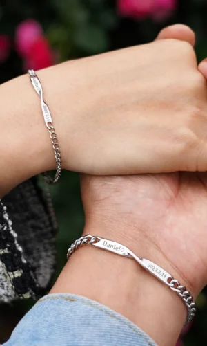 2pcs/set Titanium Steel Manufactured Mobius Couple Bracelet Customized Name Date Carved Bracelet Male and Female Jewelry Gifts