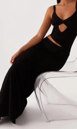Elegant Lace Sleeveless V-neck Maxi Dress with Open Back for Evening Cocktail Party and Summer Events